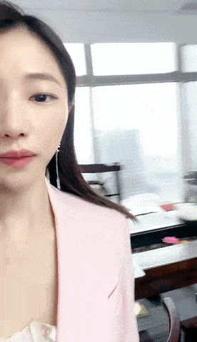 【小兔丫丫】重磅！重庆某集团公司白领~极度反差~刺激！~~--聊前男友打野战，在KTV做爱【8V】