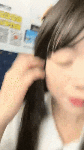 很有看点的19岁小萝莉【吃一口小布丁】从高铁厕所，到火锅店，SPA店，酒店，到处露出挑战，粉嫩JK青春美少女，谁能不喜欢？【12V】