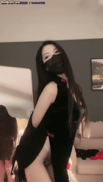 『抖音 夜晚/呆萌兔』直播整活疯狂露内裤骚舞 长腿酥胸翘臀极品 【145V】