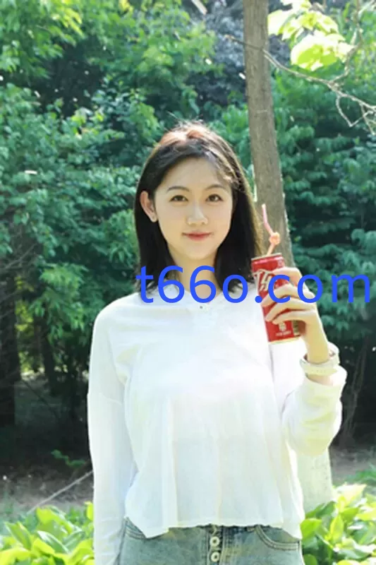 【极品反差婊】探探里约到自己的高中朋友约出来一顿狂艹大白天车内撸管车震吃鸡1