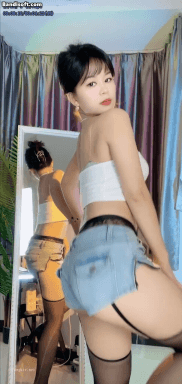 快手 【肉桃儿】热裤紧身裙瑜伽裤 透内整活骚舞 抖臀热舞【23V】