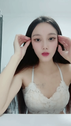 超模身材~【学妹很纯】潮湿的小骚穴被猛男操了好久【17V】