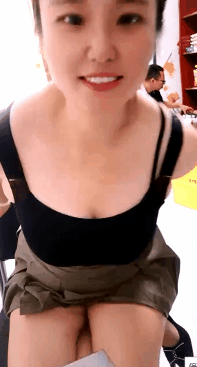 【北冥有鱼】小超市老板娘~店内跟闺蜜发骚~跳蛋喷水~勾引路人啪啪 【50V】