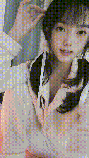 【晚儿】极品清纯女神 颜值已达巅峰~扣穴自慰！淫水能拉丝~爽【3V】