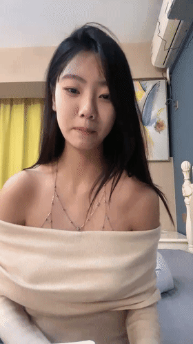 顶级G奶校花回归【发烧铜锣烧】抖奶~道具狂插~高潮抽搐~【3V】