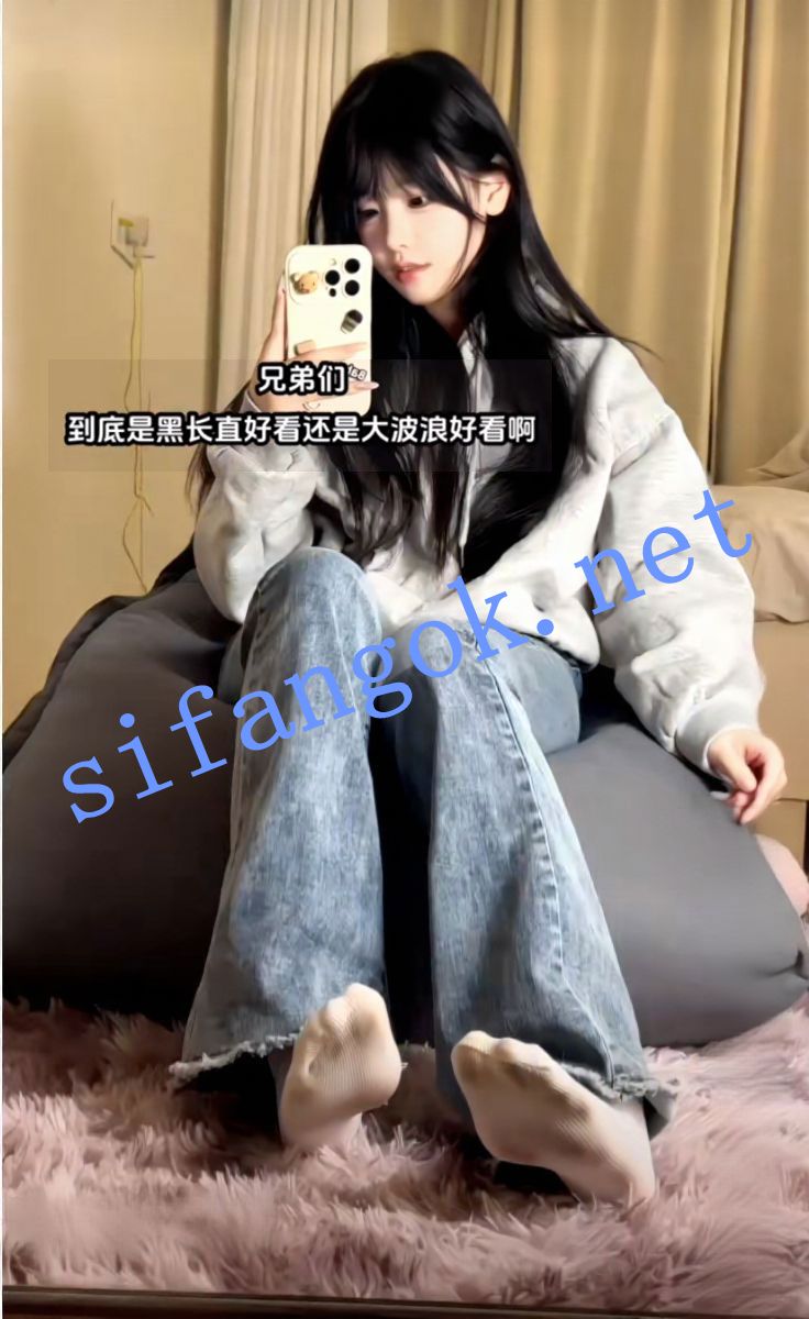 抖音 小怪-4 美腿大长腿学妹 自慰 高潮喷水 B毛特写 足交