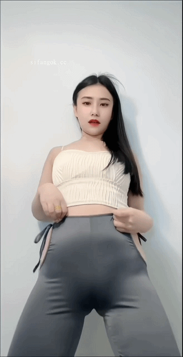 【快手福利】擦边骚舞熟女【沐沐呀】瑜伽裤顶胯骚表情舞.3