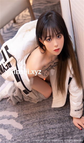 抖音主播【奶瓶】逆天颜值纹身主播大尺度私拍【28V】