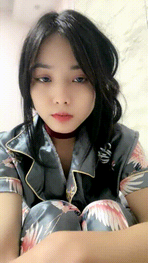 小妲己新人！两闺蜜下海玩3P~【萝莉与少御】手牵手被狂操！刺激~【9V】