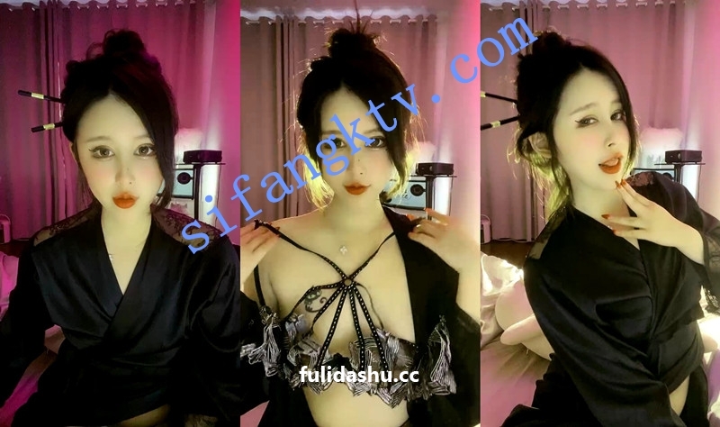 半糖【甜甜奶油/奶油爱喷水/奶油草莓】各种骚浪动作诱惑，假屌骑乘自慰 【18V】