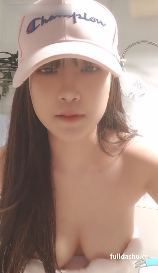 半糖主播【筏枝】粉嫩的小穴大奶妹子，测试诱惑，这奶子真大你不想咬住？【3V】