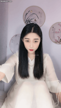 抖音【七染月】 顶级擦边球！逼里塞跳蛋直播 高潮发热颤抖【1V】